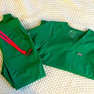 FIGS SAFETY GREEN FREEx Scrubs